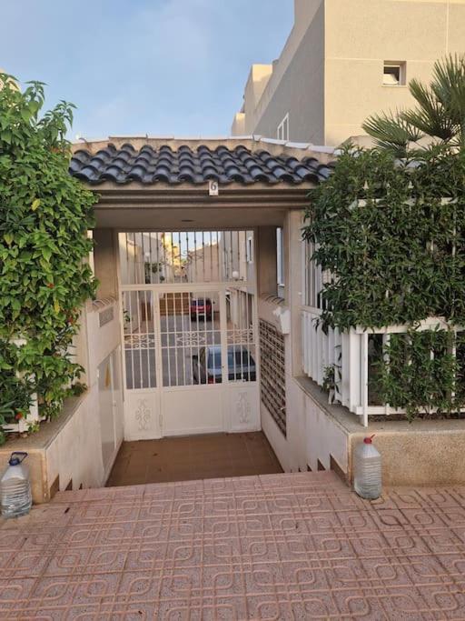 Magnifico Chalet Adosado En Torrevieja, Alicante. Extérieur photo