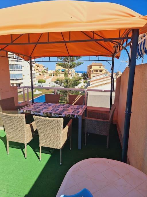 Magnifico Chalet Adosado En Torrevieja, Alicante. Extérieur photo